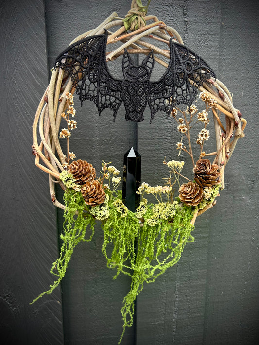 Obsidian'Lacey knight' Bat Wreath