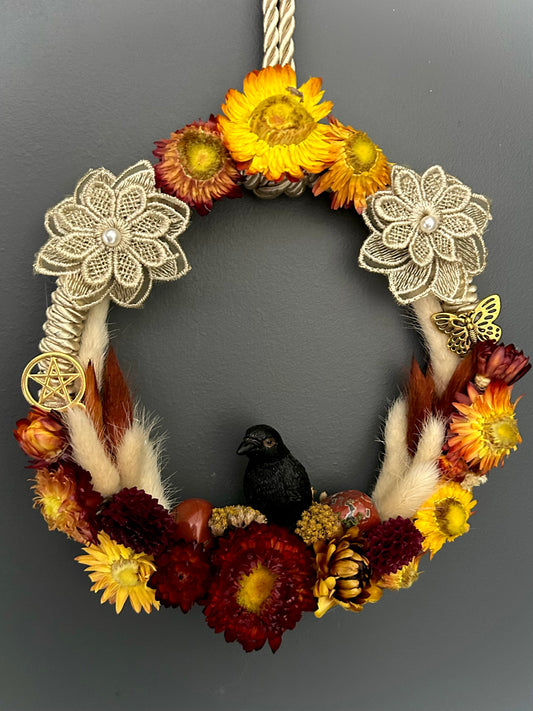 Carnelian 'raven's nest' wreath