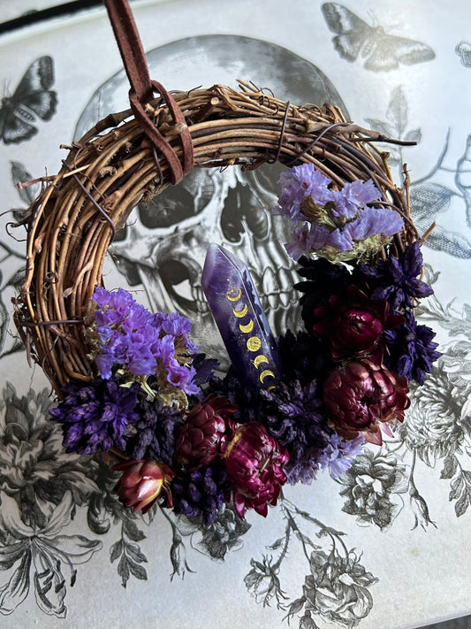 Amethyst 'to the moon' wreath mini