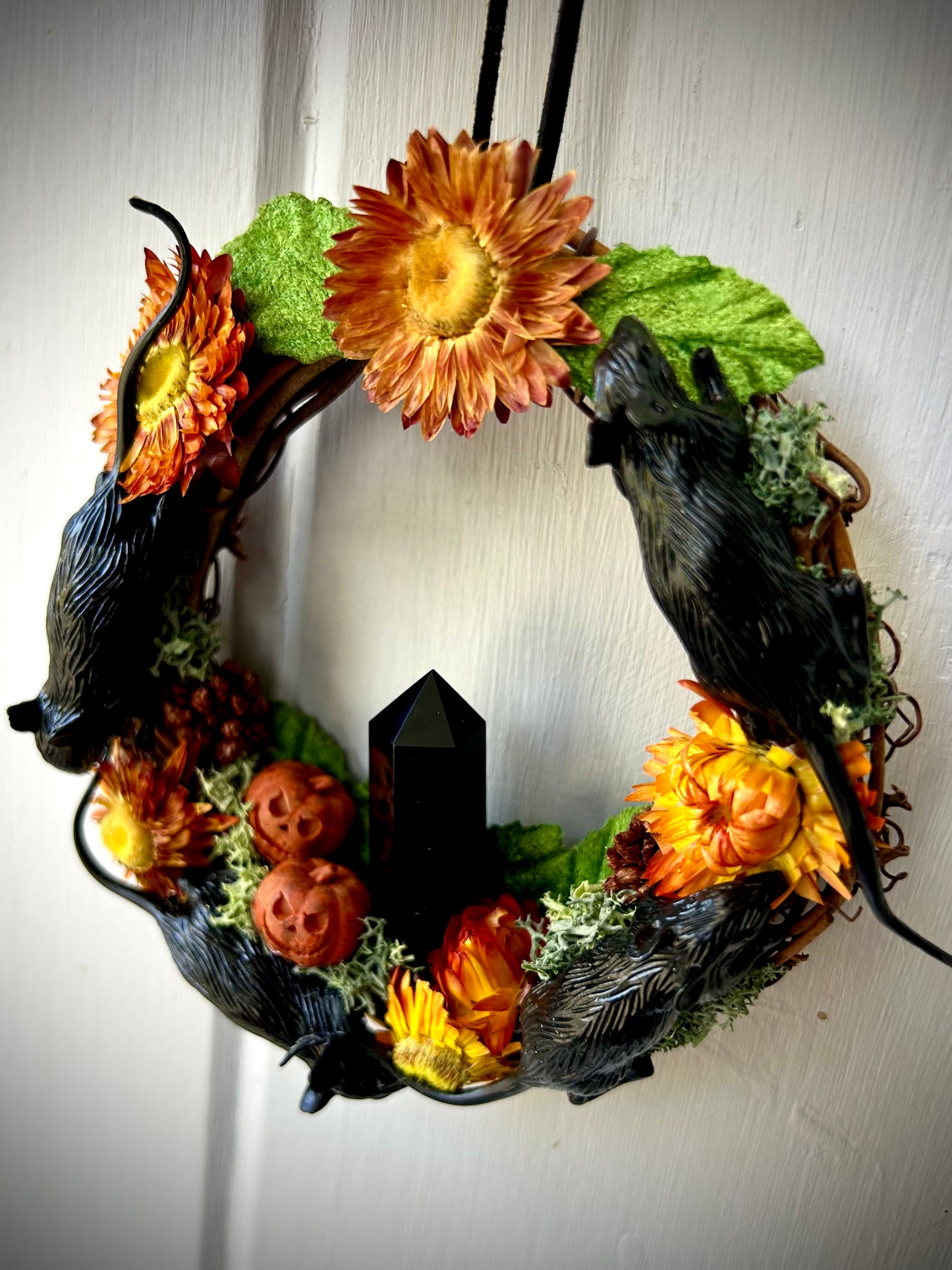 Obsidian 'the rats nest' halloween wreath mini